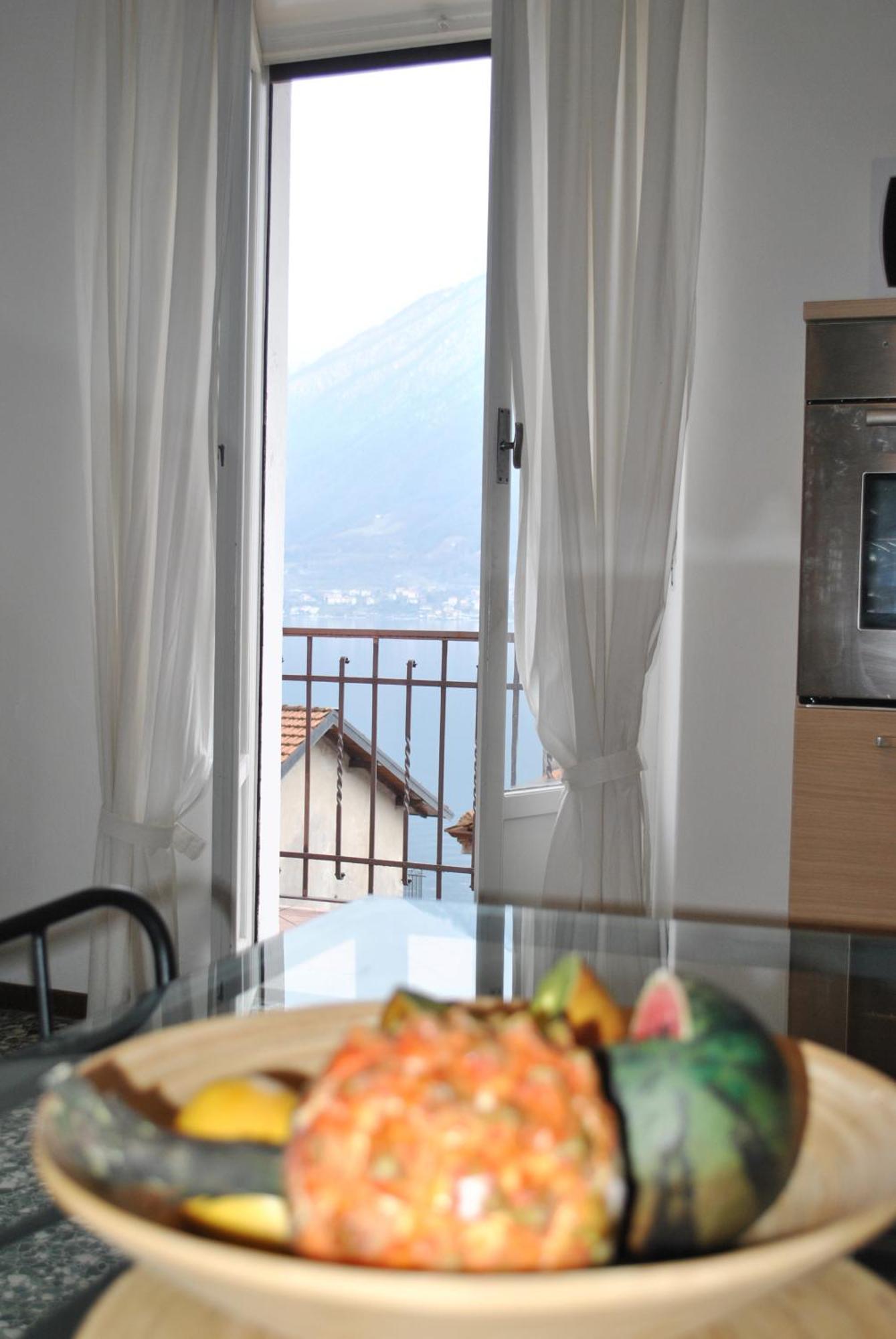The Romantic Village House - Apartments With Lake View Colonno Ngoại thất bức ảnh